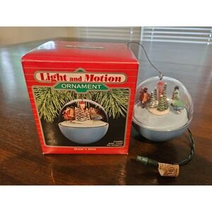 1988 Hallmark Magic Keepsake Christmas Ornament - Skater's Waltz Light & Motion